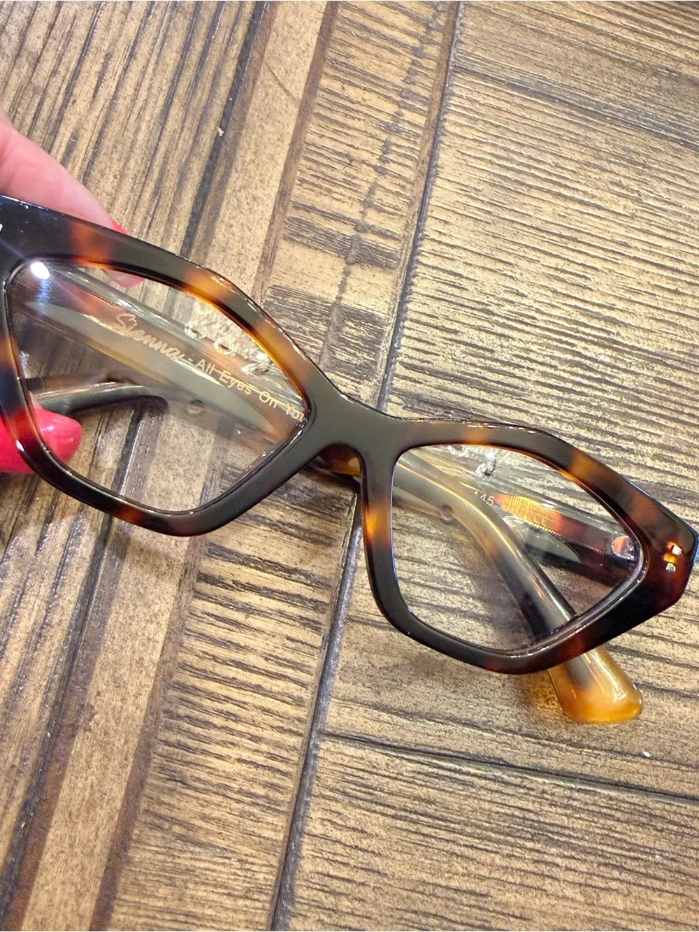 VICCI stylish tortoiseshell